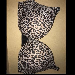 Victoria’s Secret PINK push-up bra